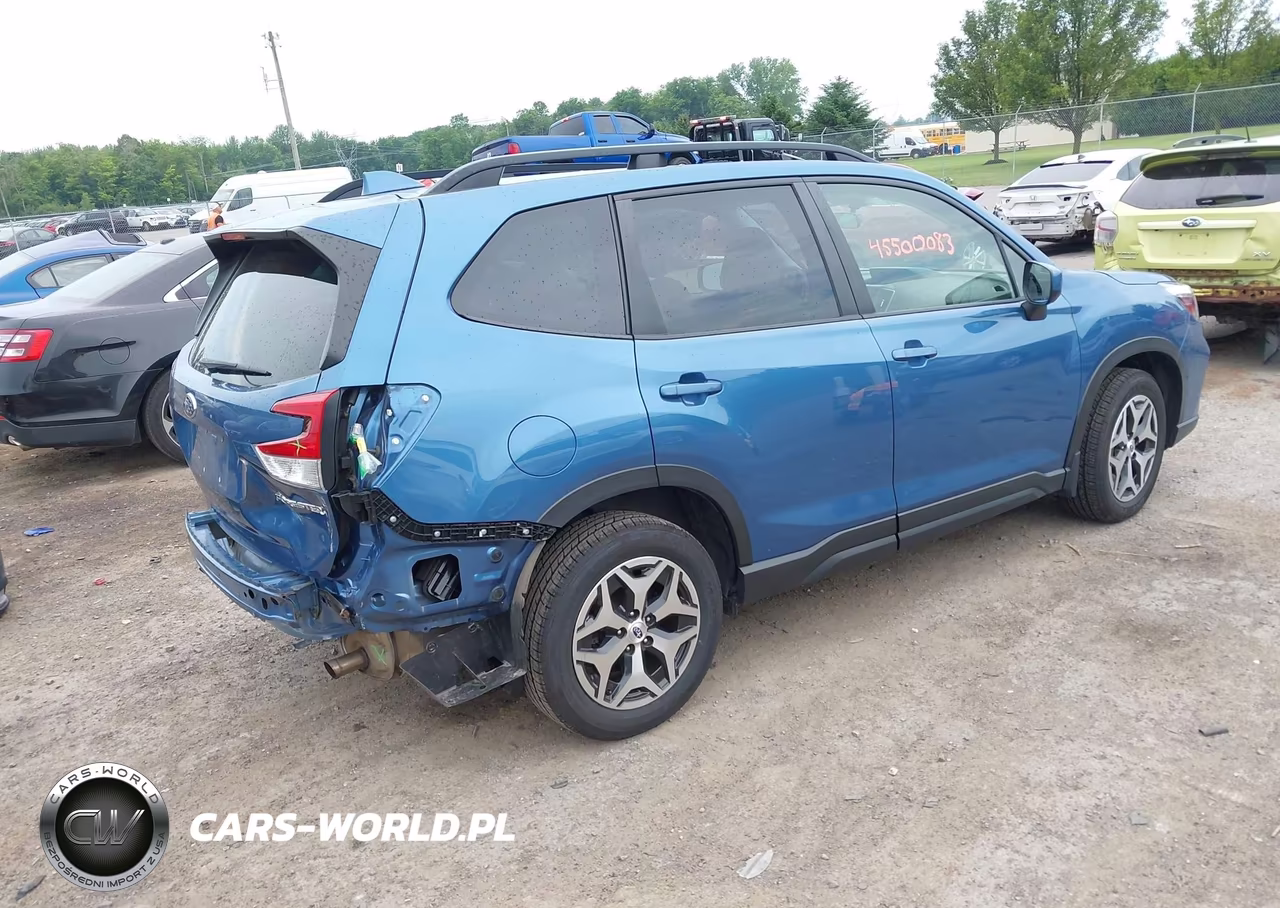 2020 Subaru Forester Premium VIN:JF2SKAGC7LH585806 - 4