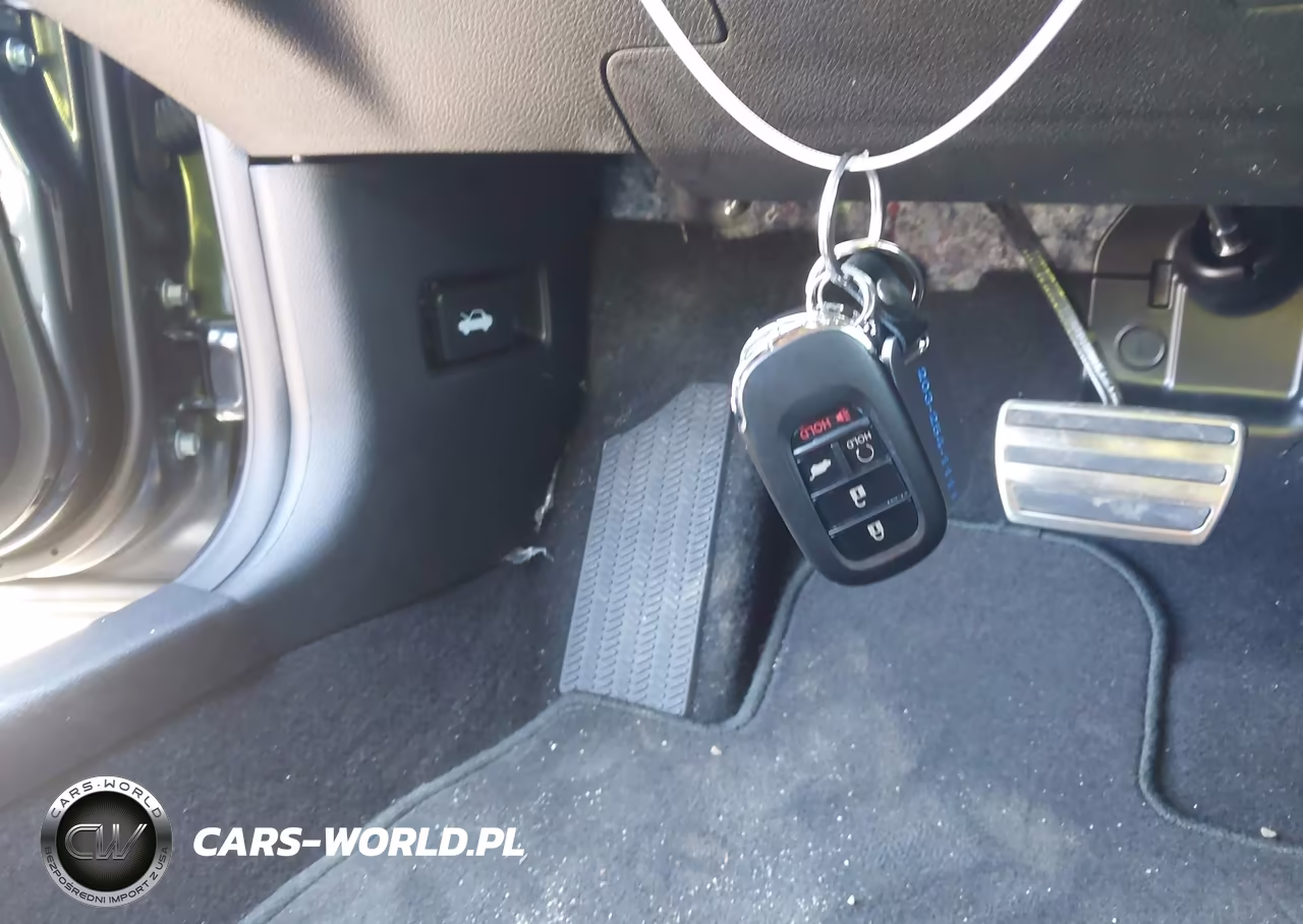 2026 Honda Civic Hybrid Sport VIN:19XFL4H86TE016587 - 11