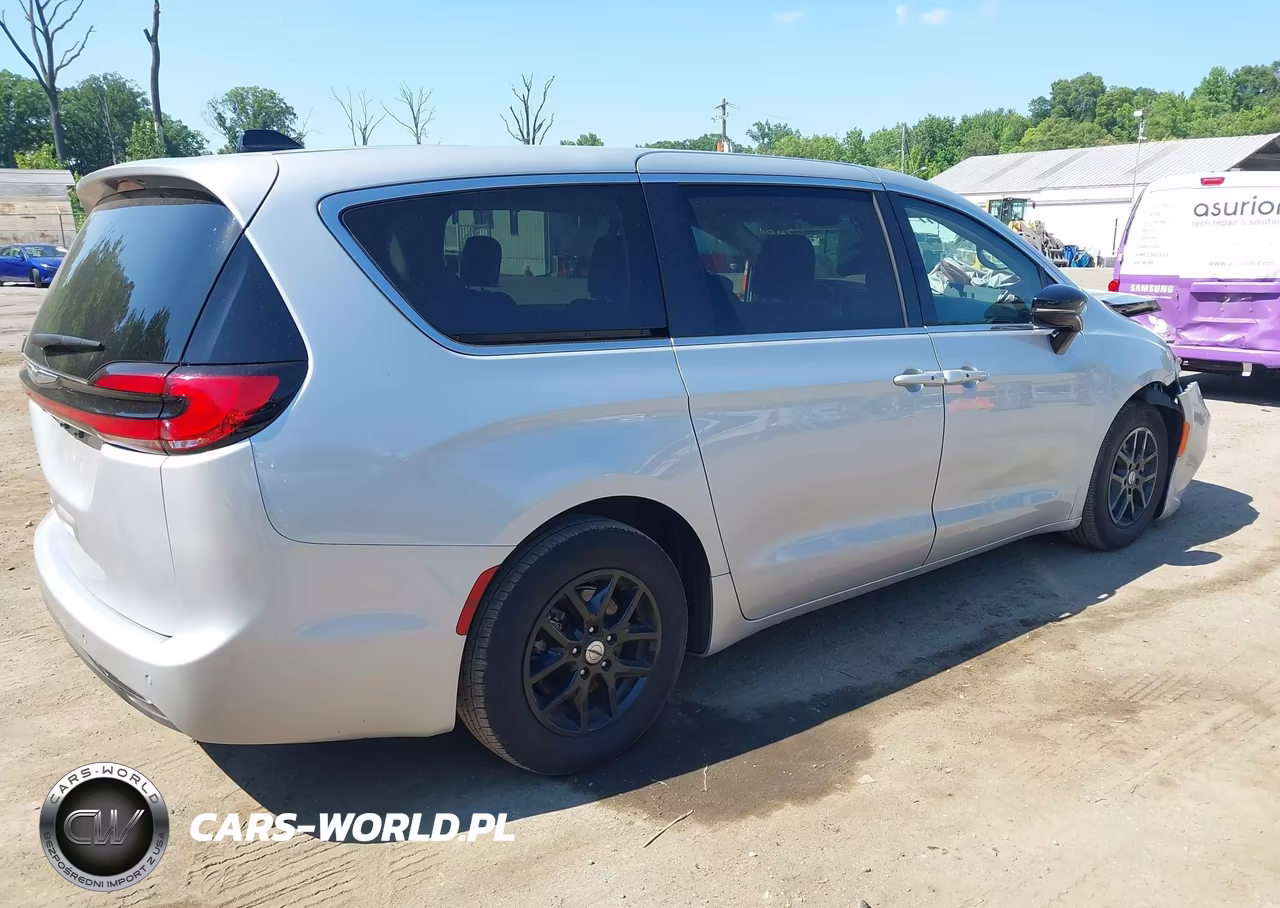 2024 Chrysler Pacifica Touring L VIN:2C4RC1BG5RR125349 - 4