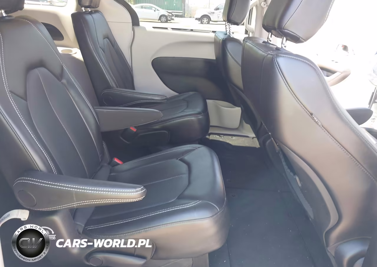 2024 Chrysler Pacifica Touring L VIN:2C4RC1BG5RR125349 - 8