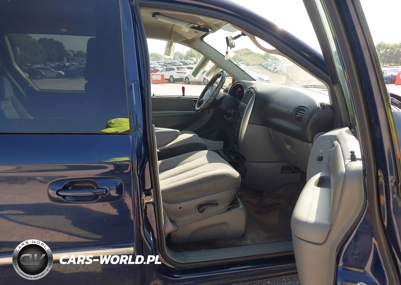 2006 Chrysler Town & Country Touring VIN:2A4GP54L56R784695 - 5