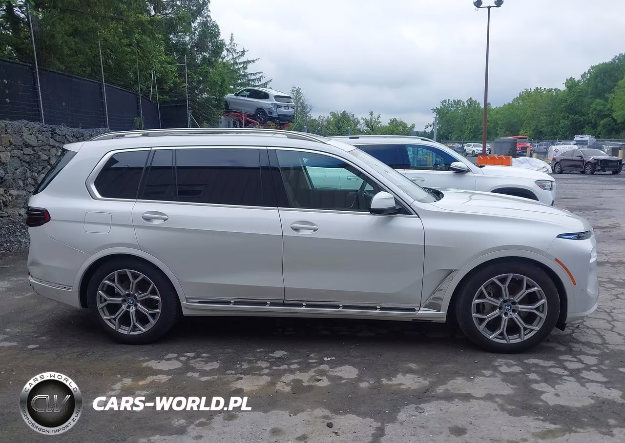 2026 BMW X7 xDrive40I VIN:5UX23EM01T9106446 - 13