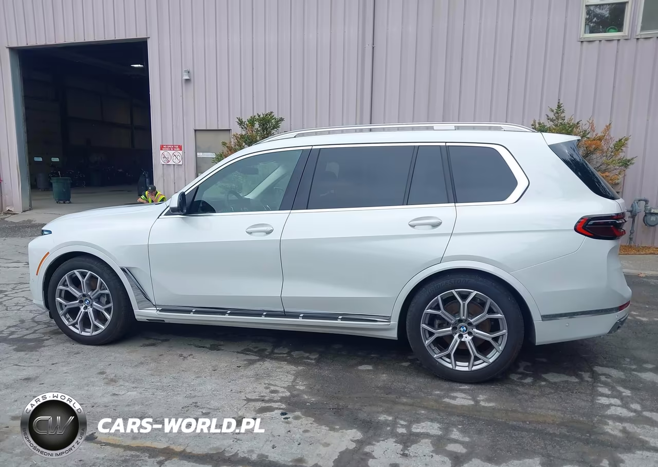 2026 BMW X7 xDrive40I VIN:5UX23EM01T9106446 - 14