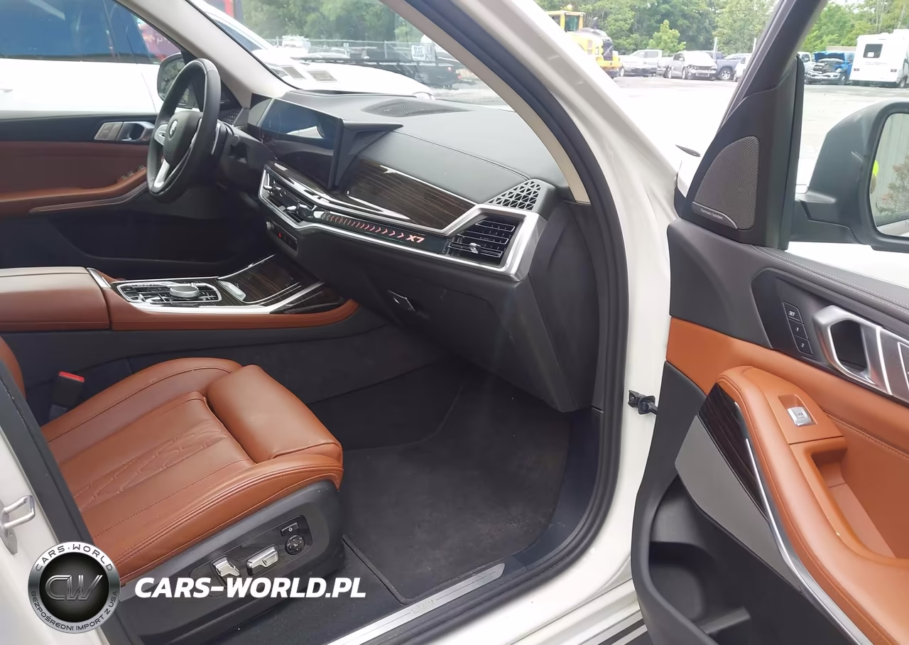 2026 BMW X7 xDrive40I VIN:5UX23EM01T9106446 - 5