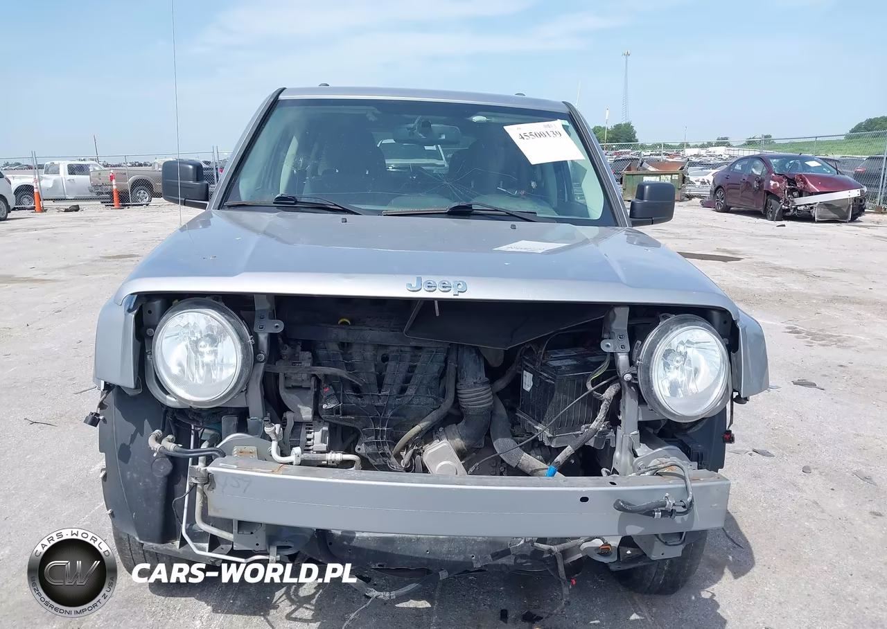 2017 Jeep Patriot Latitude VIN:1C4NJRFB6HD144169 - 6