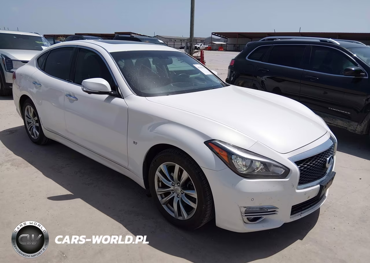2015 Infiniti Q70 3.7