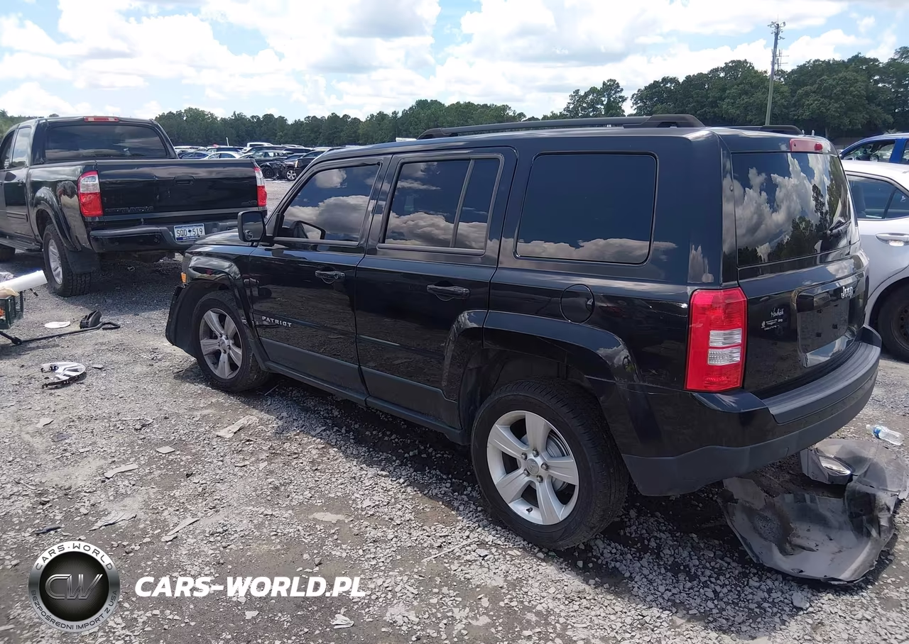 2012 Jeep Patriot Latitude VIN:1C4NJPFA3CD690948 - 3