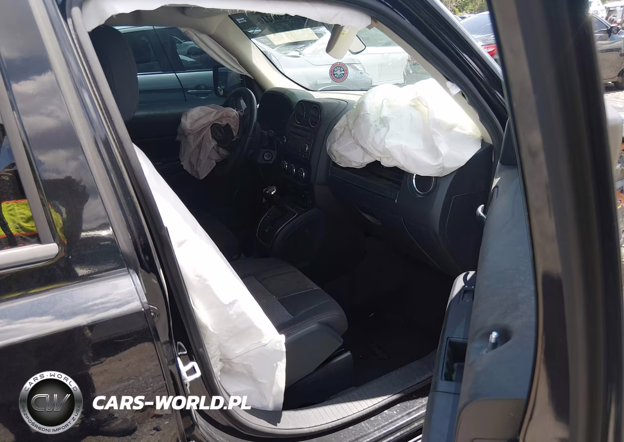 2012 Jeep Patriot Latitude VIN:1C4NJPFA3CD690948 - 5