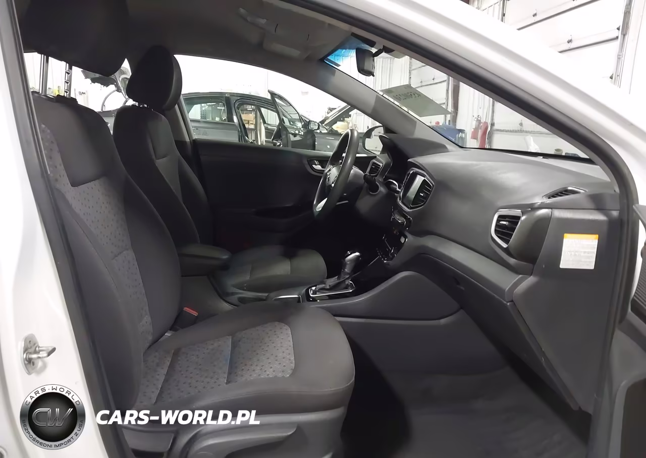 2019 Hyundai Ioniq Hybrid Blue VIN:KMHC65LC4KU168309 - 5