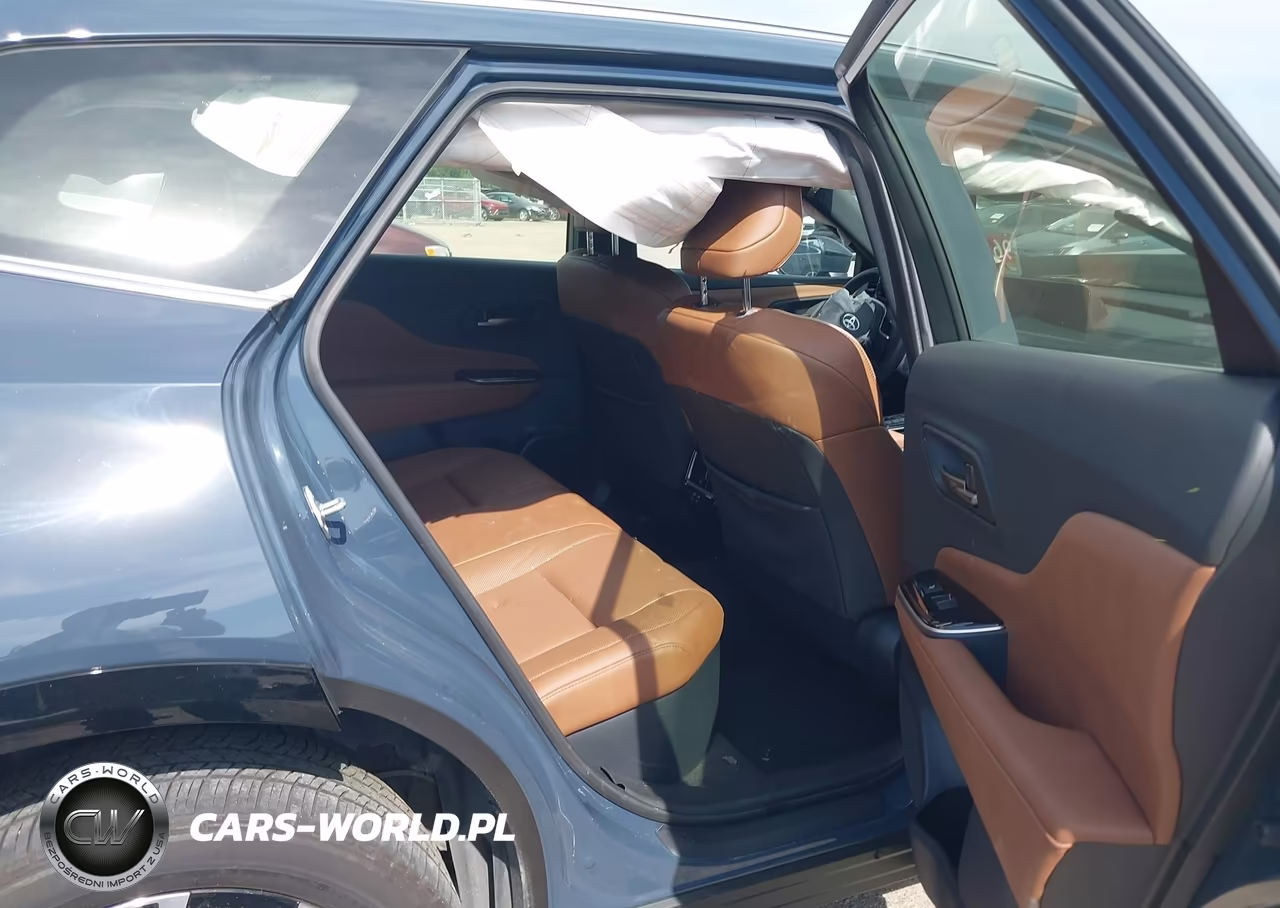 2025 Toyota Crown Signia Xle VIN:JTDACAAJ9S3022167 - 8
