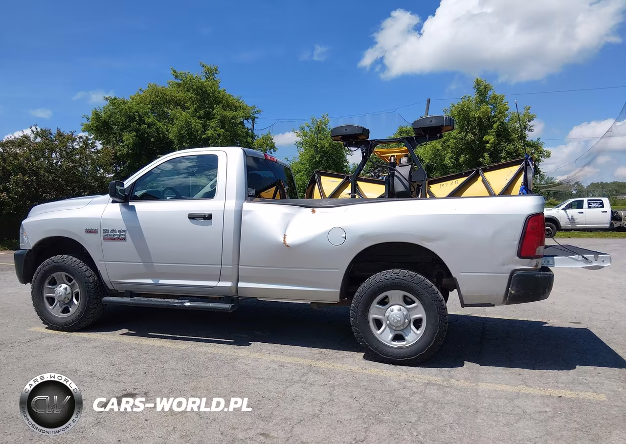 2018 Ram 2500 VIN:3C6LR5AT1JG363596 - 6