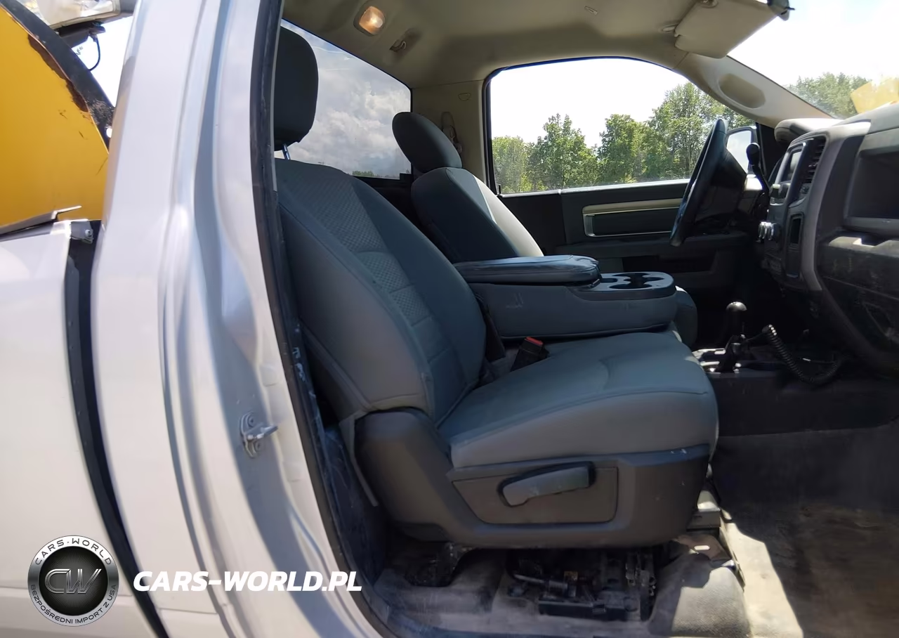 2018 Ram 2500 VIN:3C6LR5AT1JG363596 - 8