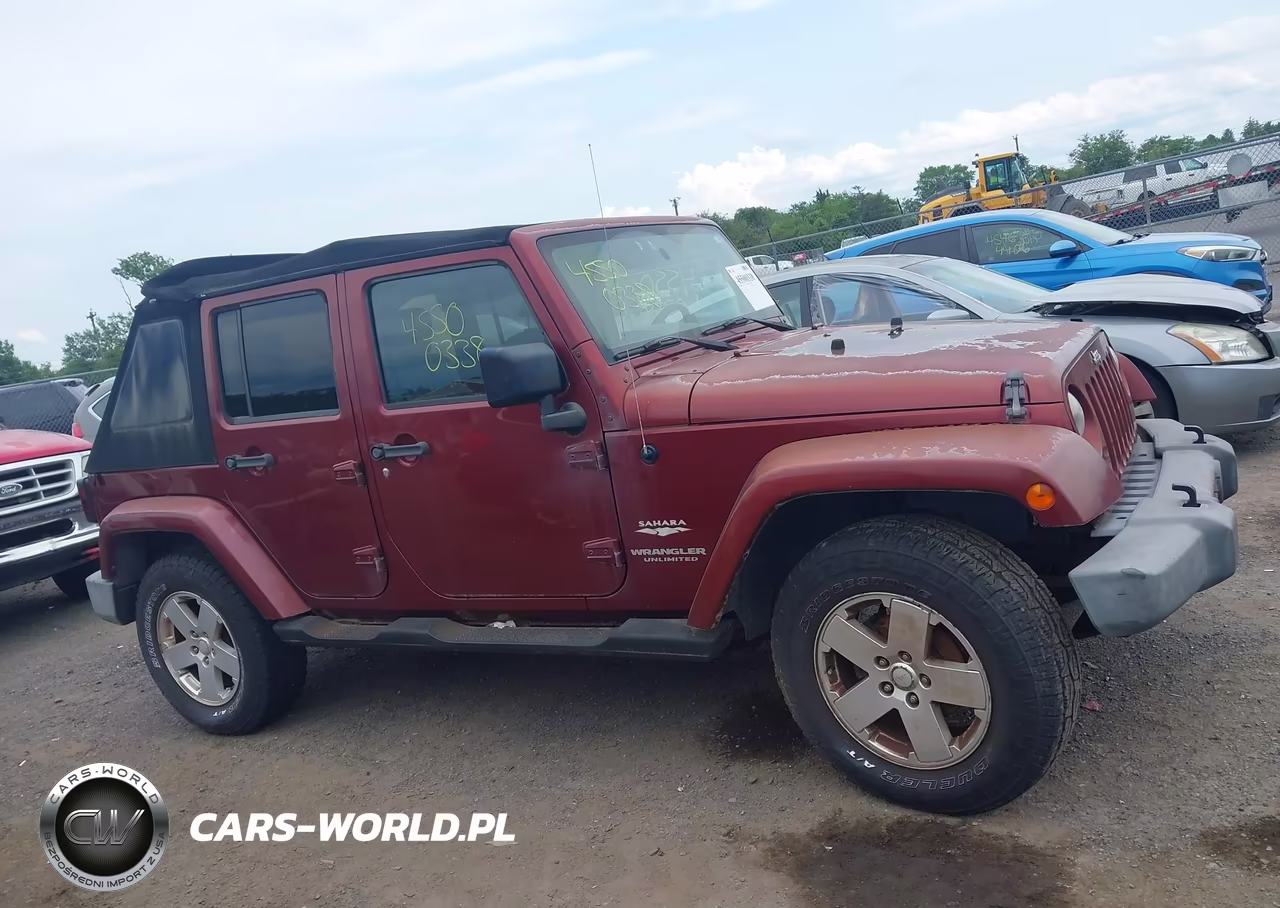 2007 Jeep Wrangler Unlimited Sahara VIN:1J4GA59117L157902 - 13