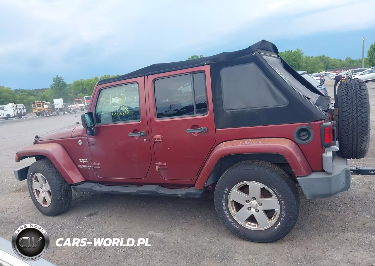 2007 Jeep Wrangler Unlimited Sahara VIN:1J4GA59117L157902 - 14