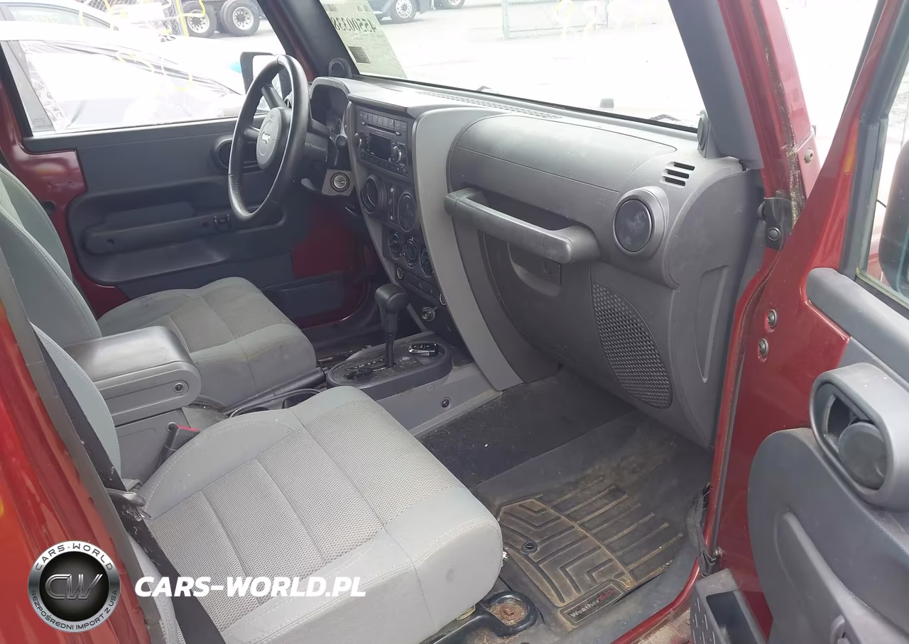 2007 Jeep Wrangler Unlimited Sahara VIN:1J4GA59117L157902 - 5
