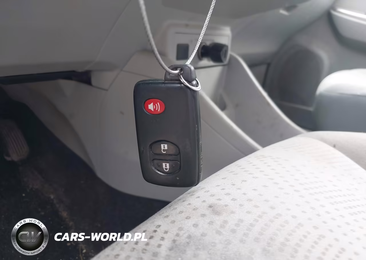 2012 Toyota Prius V Two VIN:JTDZN3EU0C3109759 - 11