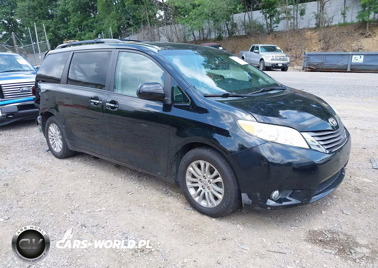 2015 Toyota Sienna Xle 8 Passenger – zdjęcie 1 z 16