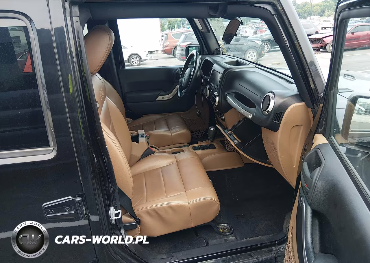 2011 Jeep Wrangler Unlimited Sahara VIN:1J4HA5H19BL562436 - 5