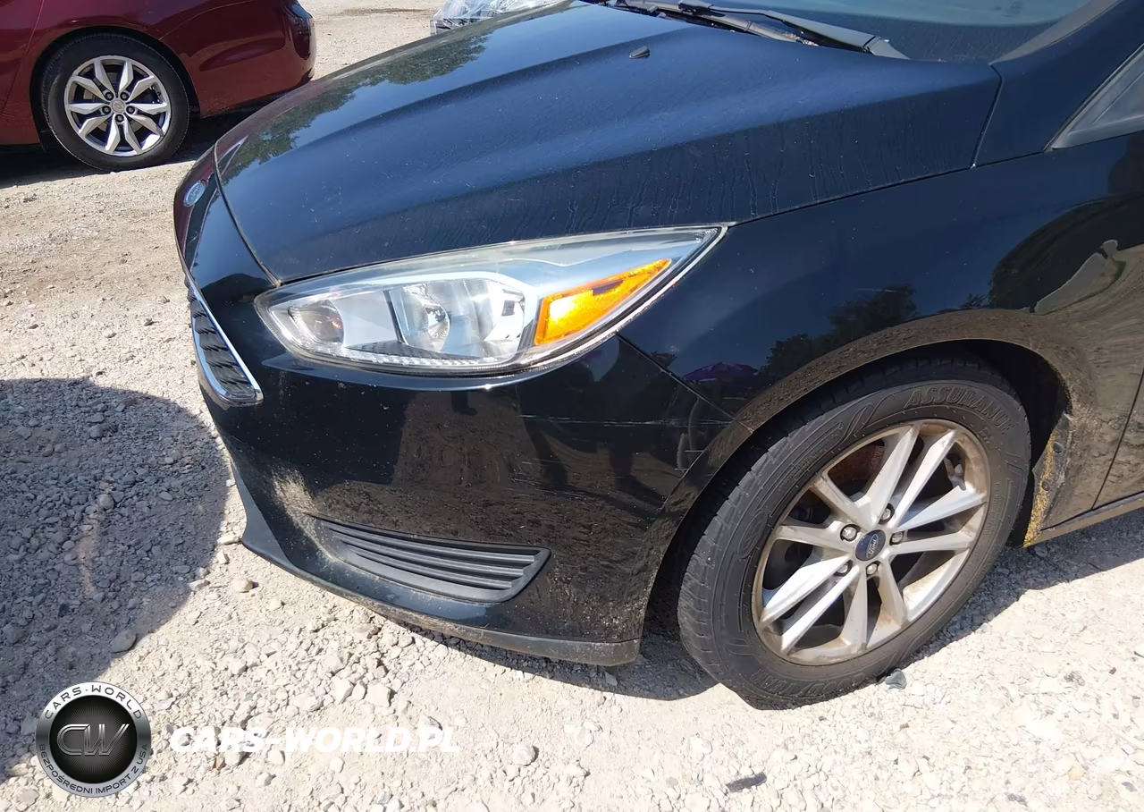 2018 Ford Focus Se VIN:1FADP3FE1JL319768 - 14
