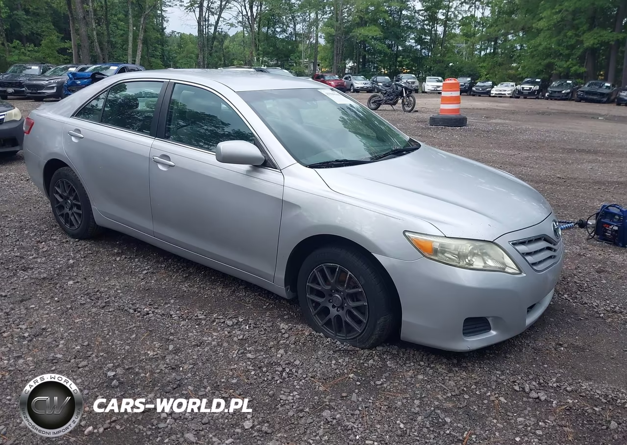 2010 Toyota Camry – zdjęcie 1 z 11