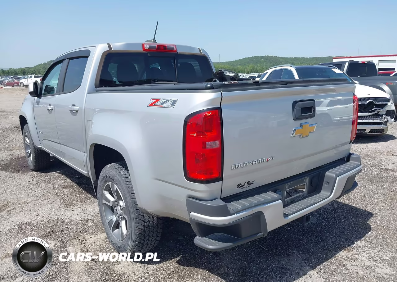 2018 Chevrolet Colorado Z71 VIN:1GCGTDEN2J1260588 - 3
