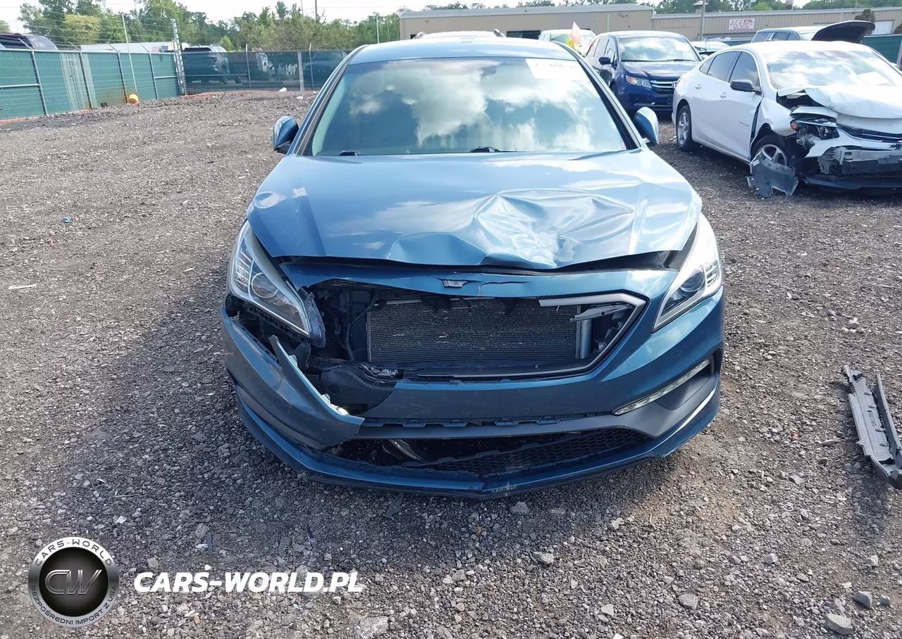 2015 Hyundai Sonata Sport VIN:5NPE34AF9FH134783 - 13