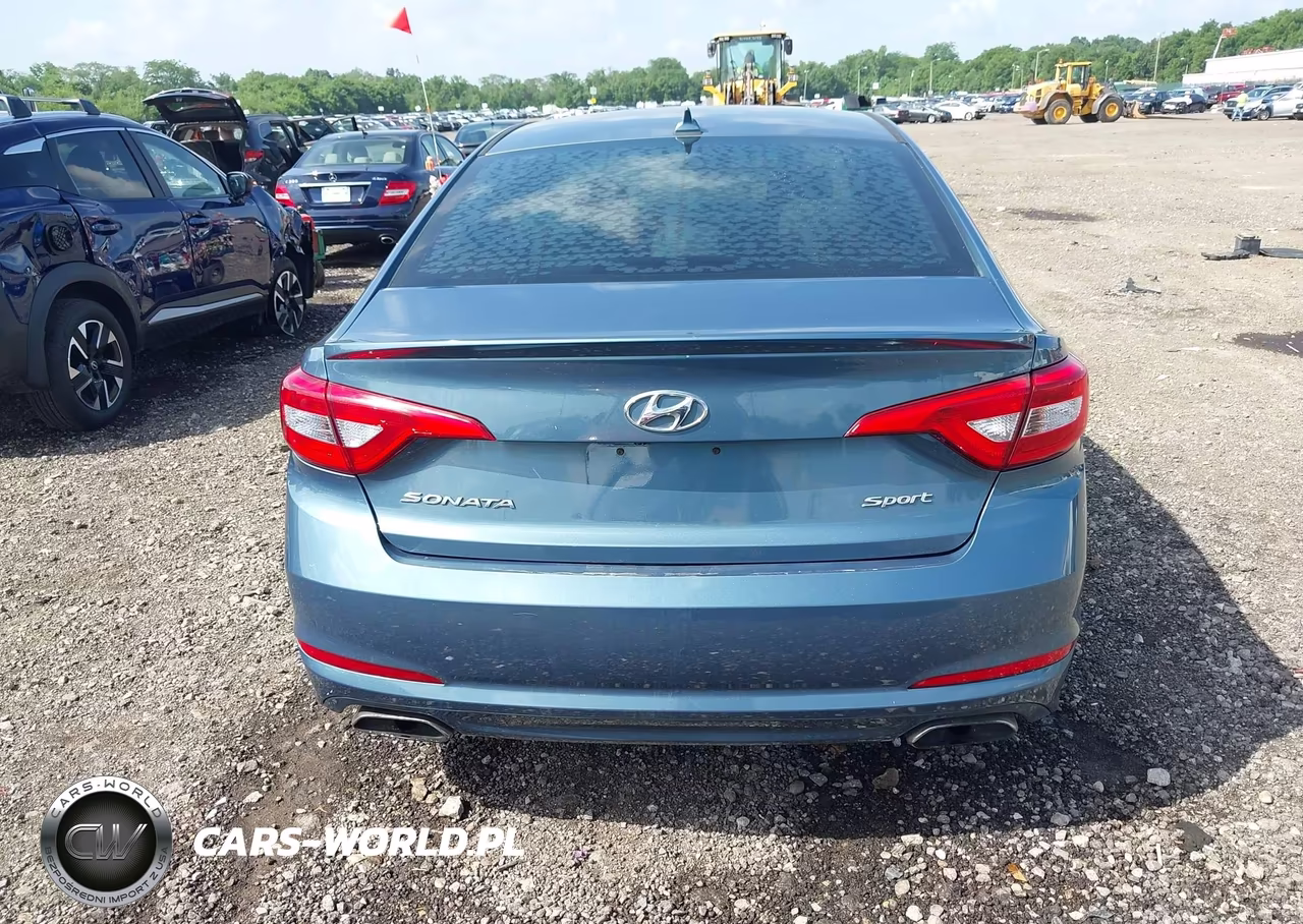 2015 Hyundai Sonata Sport VIN:5NPE34AF9FH134783 - 17