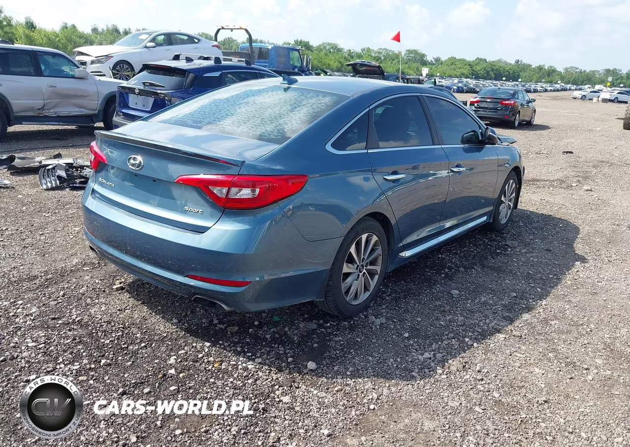 2015 Hyundai Sonata Sport VIN:5NPE34AF9FH134783 - 4