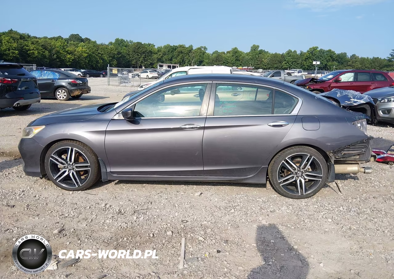 2017 Honda Accord Sport VIN:1HGCR2F54HA011057 - 15