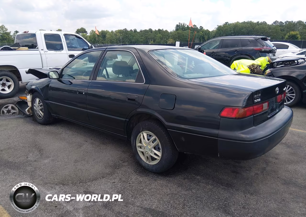 1999 Toyota Camry Ce VIN:4T1BG22K8XU531718 - 3