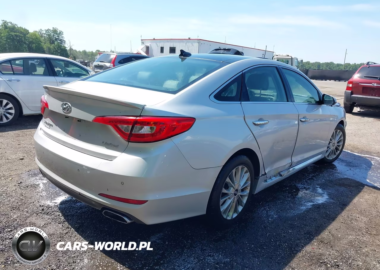 2015 Hyundai Sonata Limited VIN:5NPE34AF1FH153313 - 4