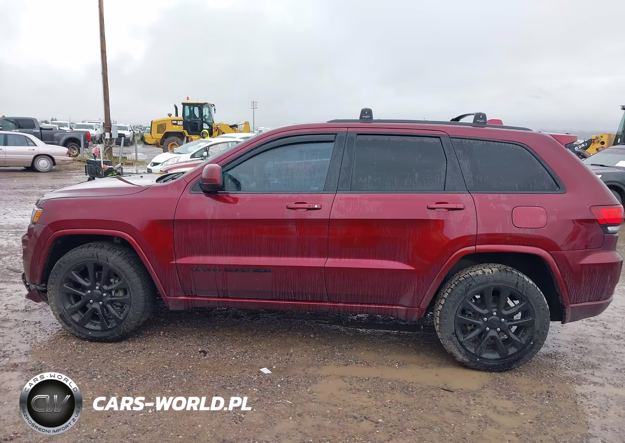 2018 Jeep Grand Cherokee Altitude 4X4 VIN:1C4RJFAGXJC501741 - 14