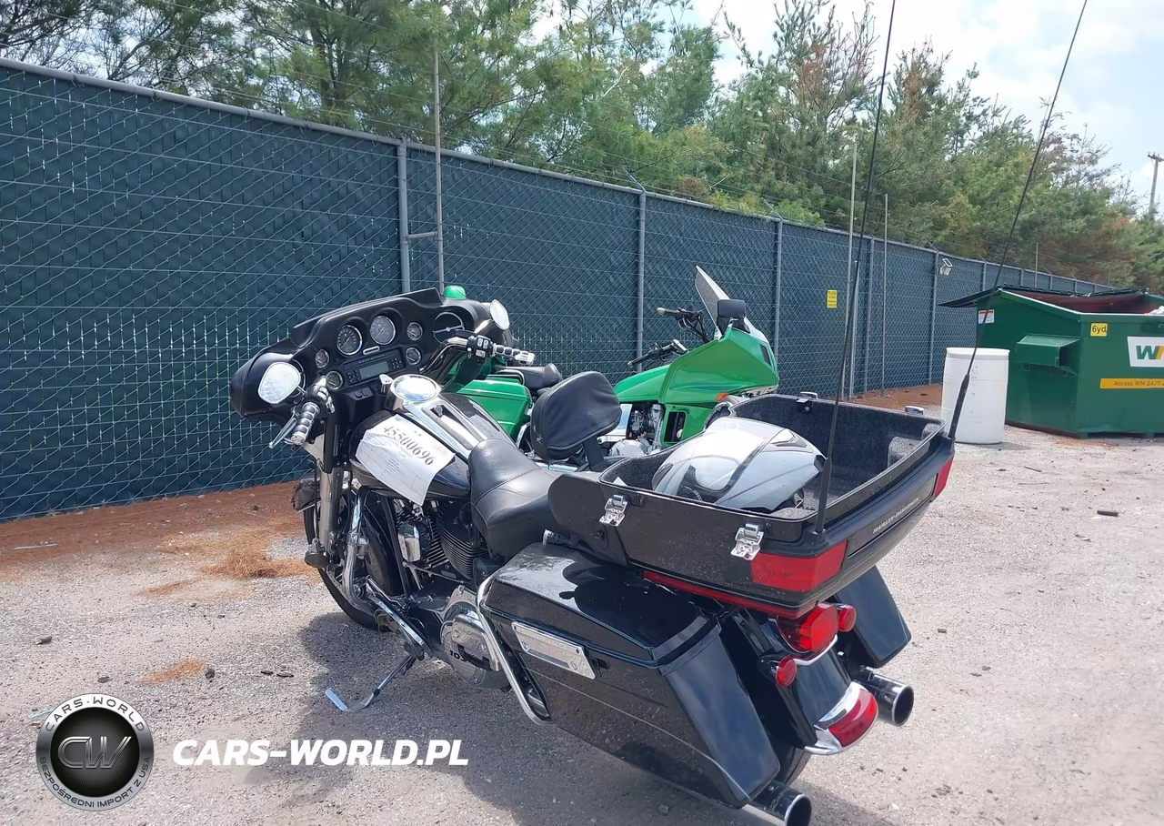 2011 Harley-Davidson Flhtk VIN:1HD1KEM11BB630551 - 3