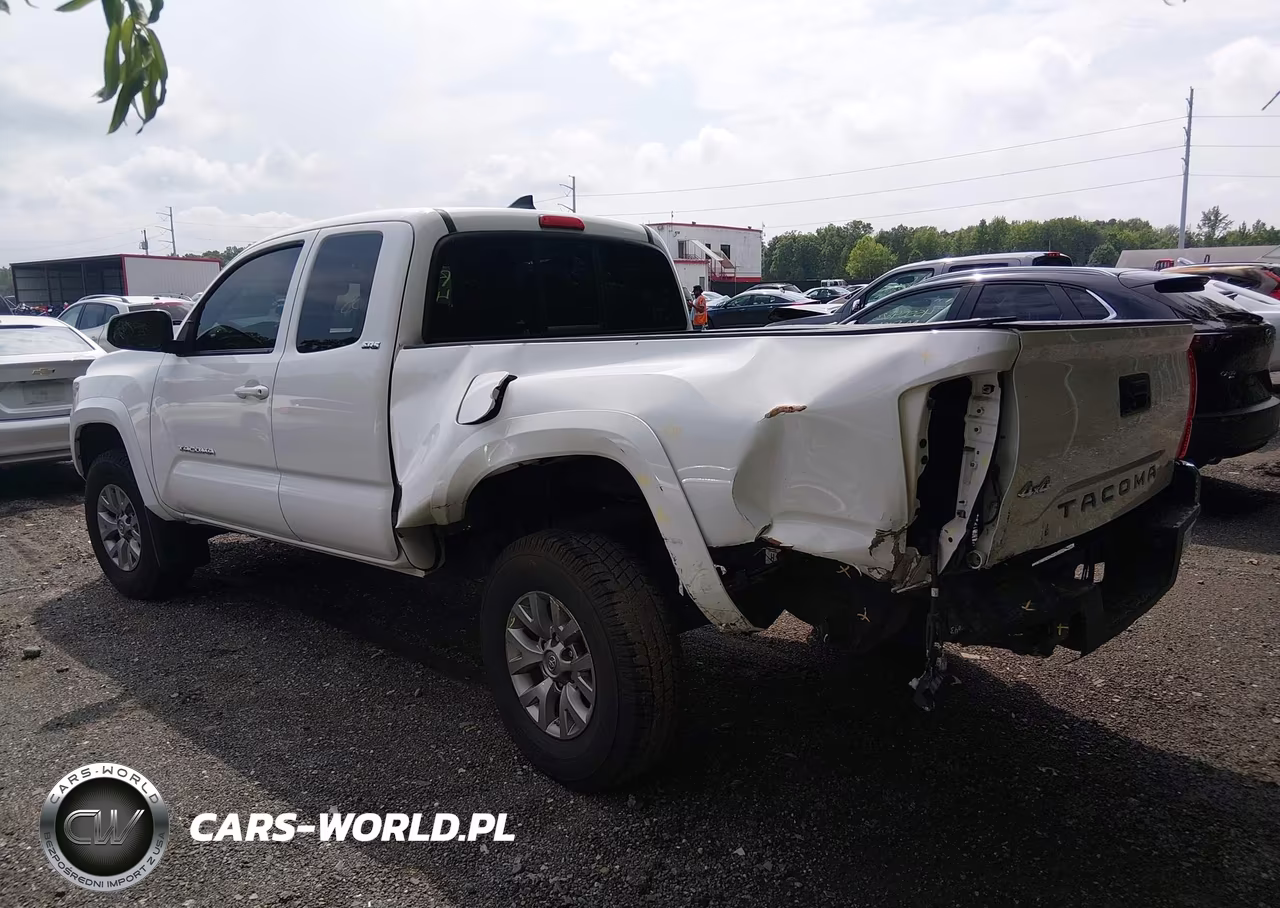 2018 Toyota Tacoma Sr5 VIN:5TFSX5EN7JX058220 - 3