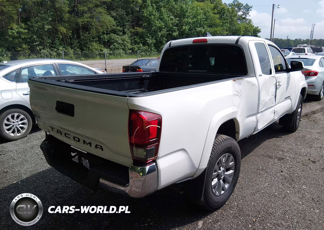 2018 Toyota Tacoma Sr5 VIN:5TFSX5EN7JX058220 - 4