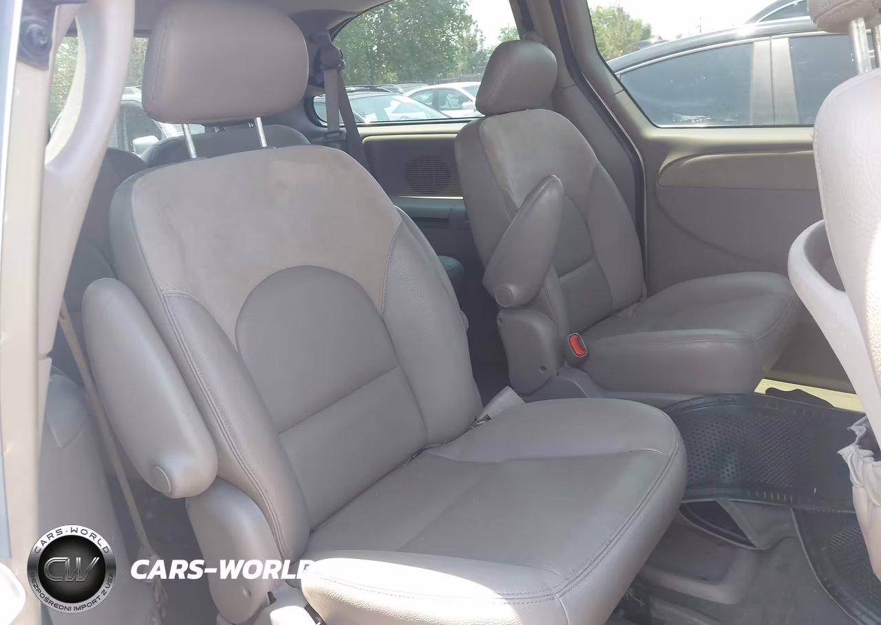 2003 Chrysler Town & Country Limited VIN:2C8GT64LX3R312347 - 8