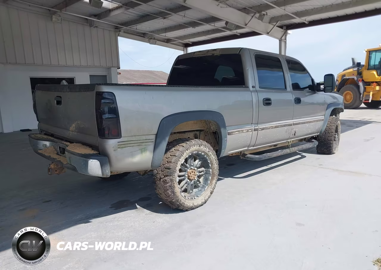2003 Chevrolet Silverado 2500Hd VIN:1GCHC23U03F215397 - 4