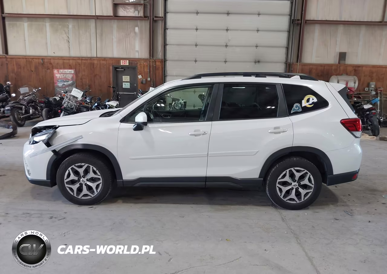 2020 Subaru Forester Premium VIN:JF2SKAGC4LH591482 - 14