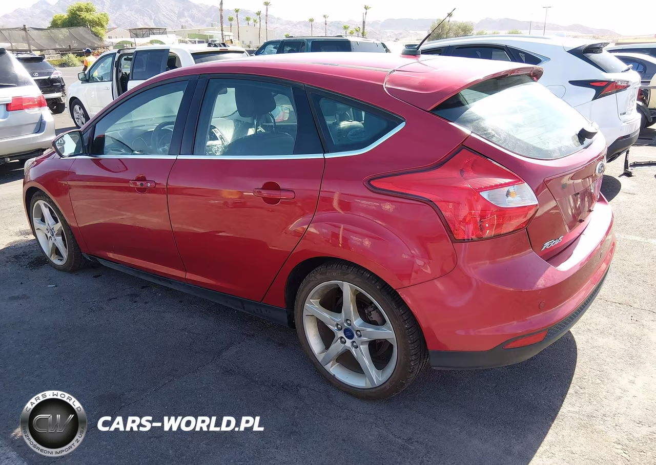 2012 Ford Focus Titanium VIN:1FAHP3N23CL309240 - 3