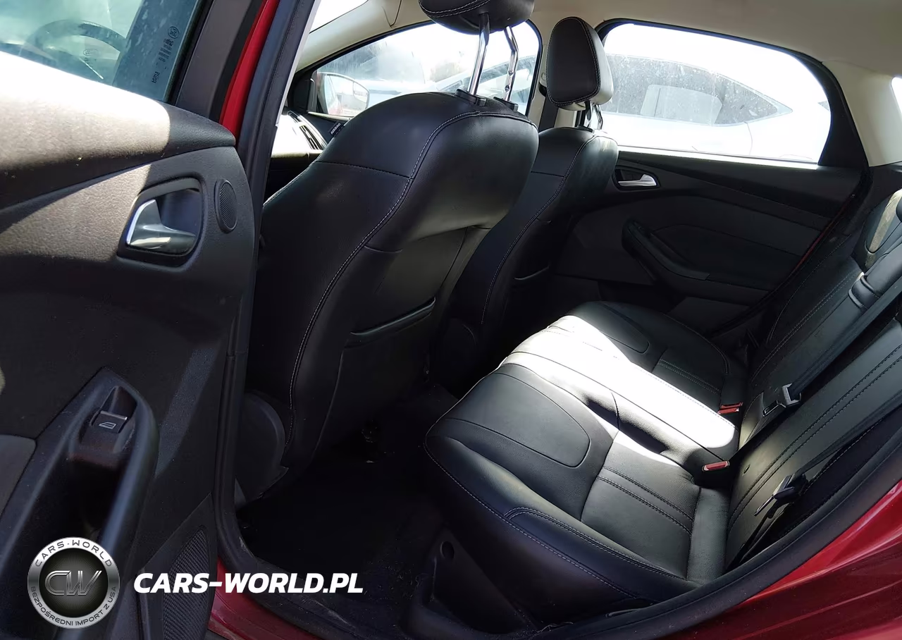 2012 Ford Focus Titanium VIN:1FAHP3N23CL309240 - 8