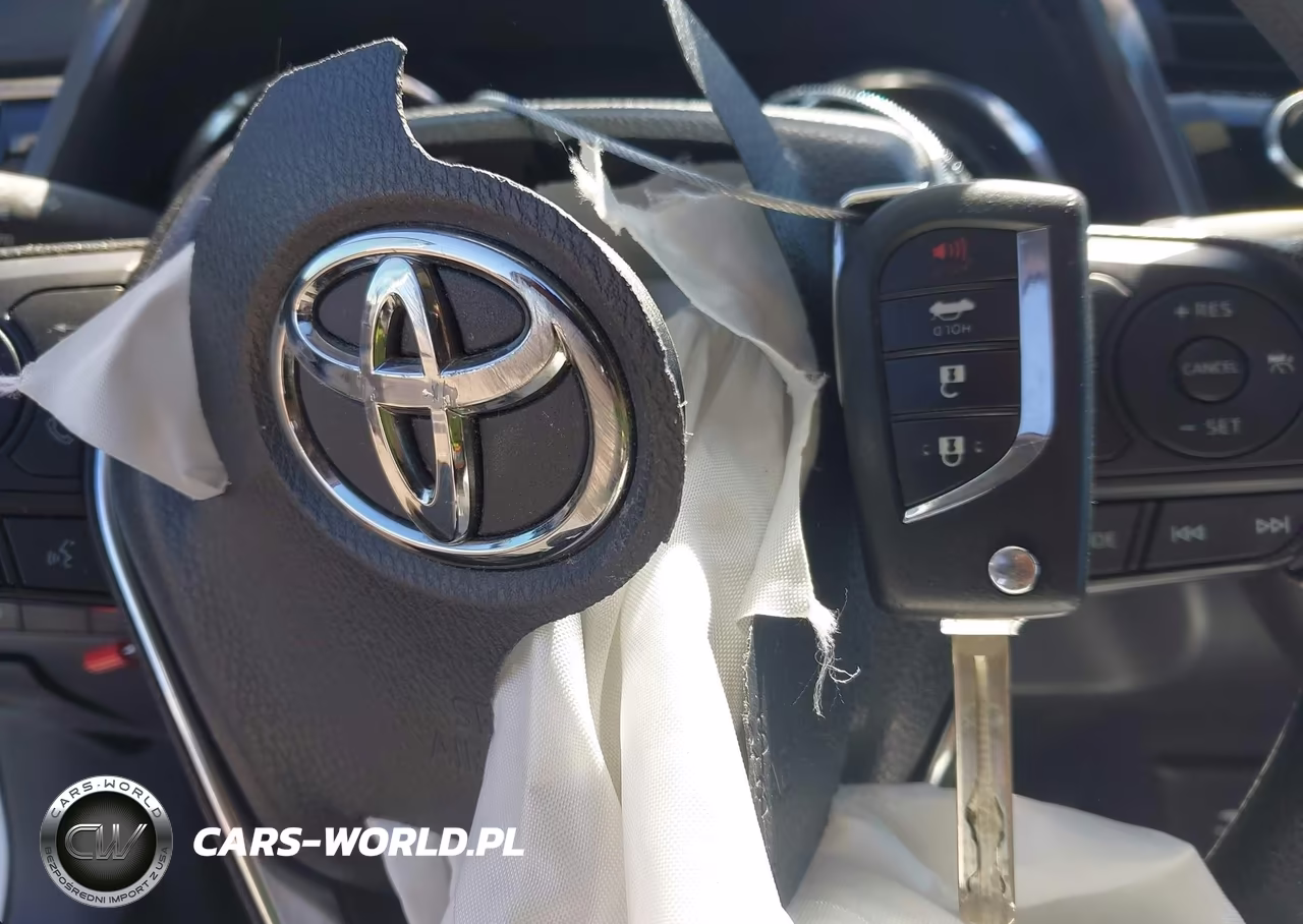 2019 Toyota Camry Le VIN:4T1B11HK9KU240639 - 11