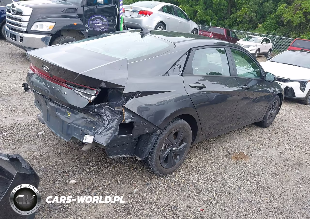 2022 Hyundai Elantra Sel VIN:5NPLS4AG8NH078627 - 4