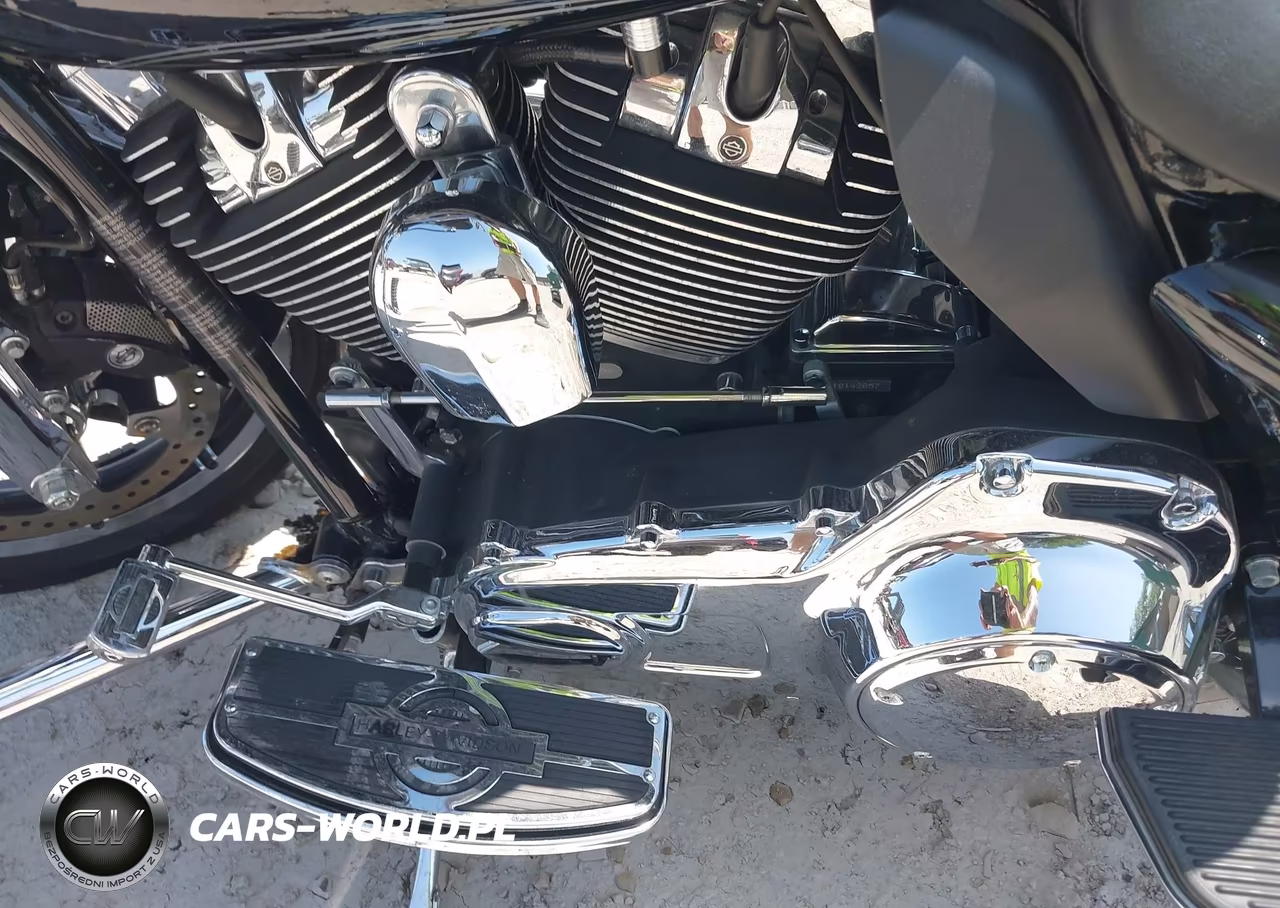 2010 Harley-Davidson Flhtcu VIN:1HD1FC418AB667264 - 9
