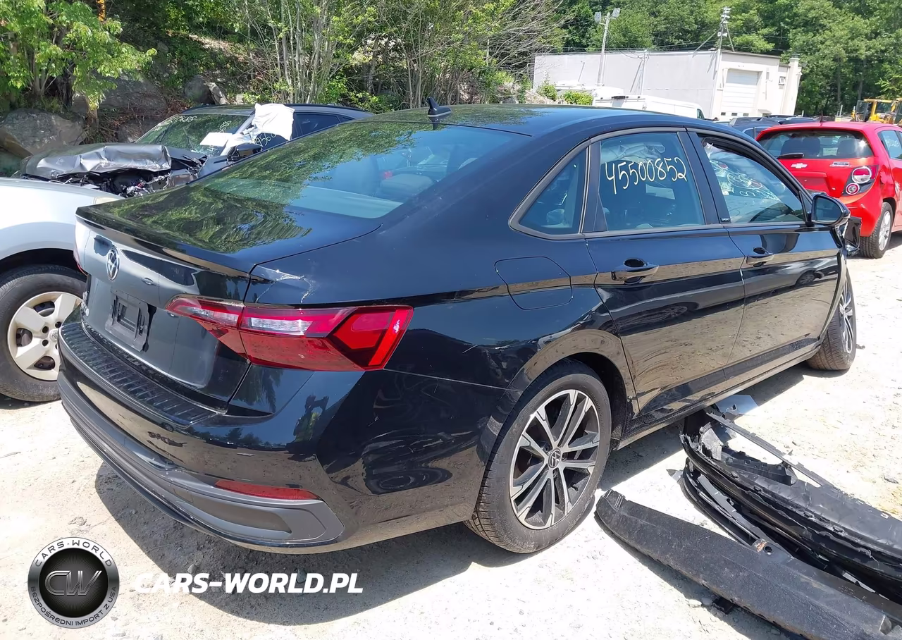 2024 Volkswagen Jetta 1.5T Sport VIN:3VWBM7BU9RM032457 - 4