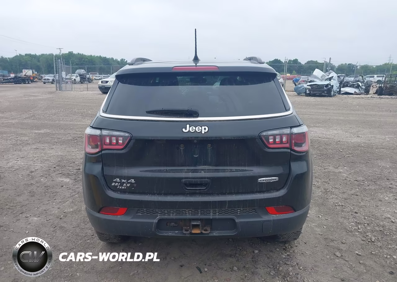 2018 Jeep Compass Latitude 4X4 VIN:3C4NJDBB4JT362409 - 16