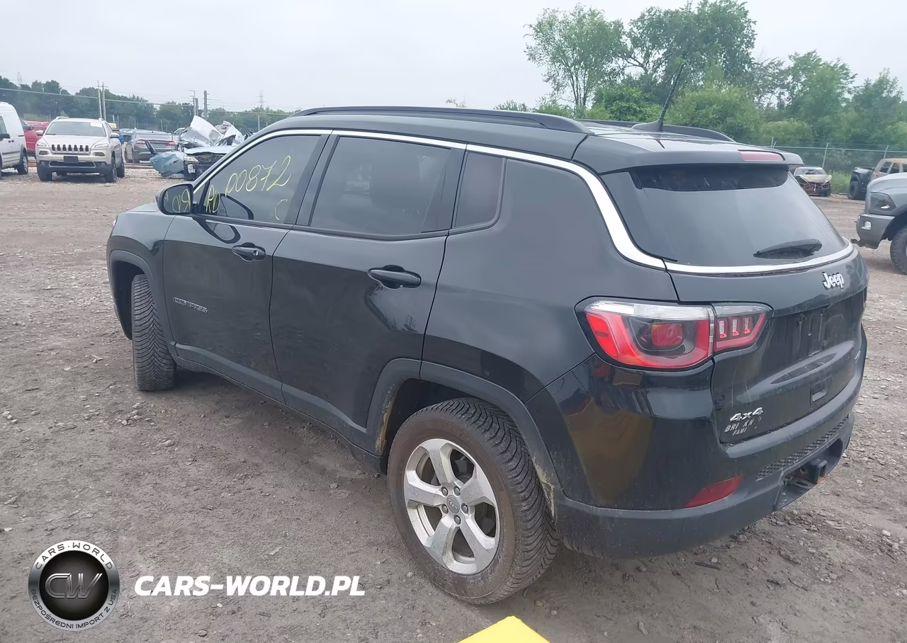 2018 Jeep Compass Latitude 4X4 VIN:3C4NJDBB4JT362409 - 3