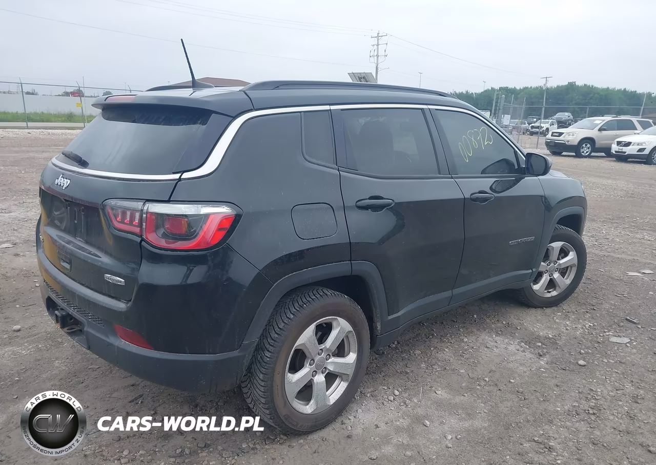 2018 Jeep Compass Latitude 4X4 VIN:3C4NJDBB4JT362409 - 4