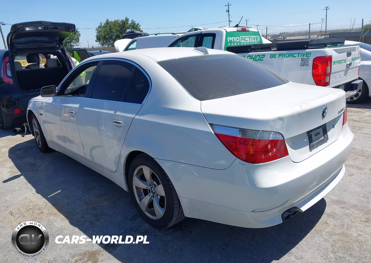 2007 BMW 530I VIN:WBANE73557CM46173 - 3