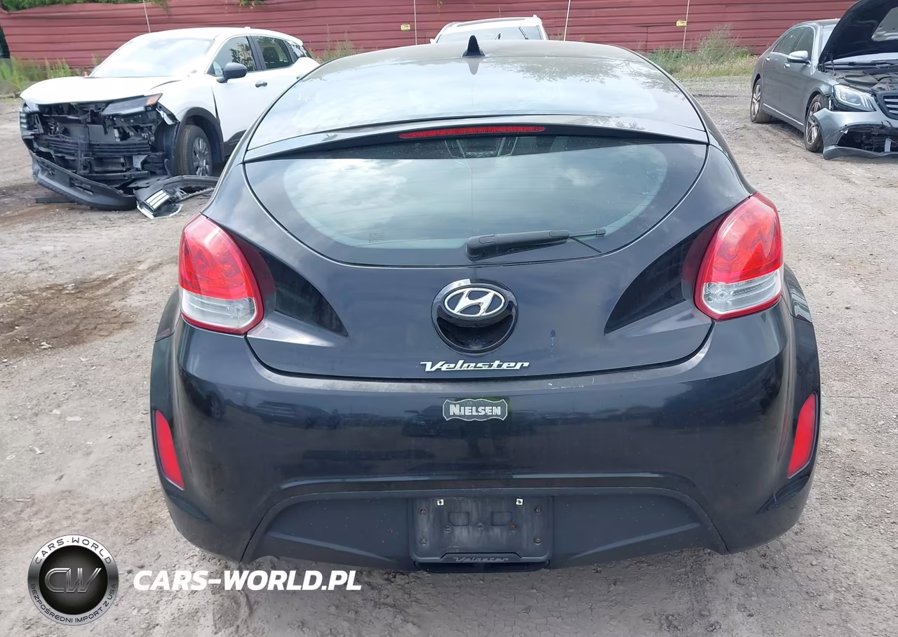 2013 Hyundai Veloster Base W-Black VIN:KMHTC6AD4DU175810 - 16