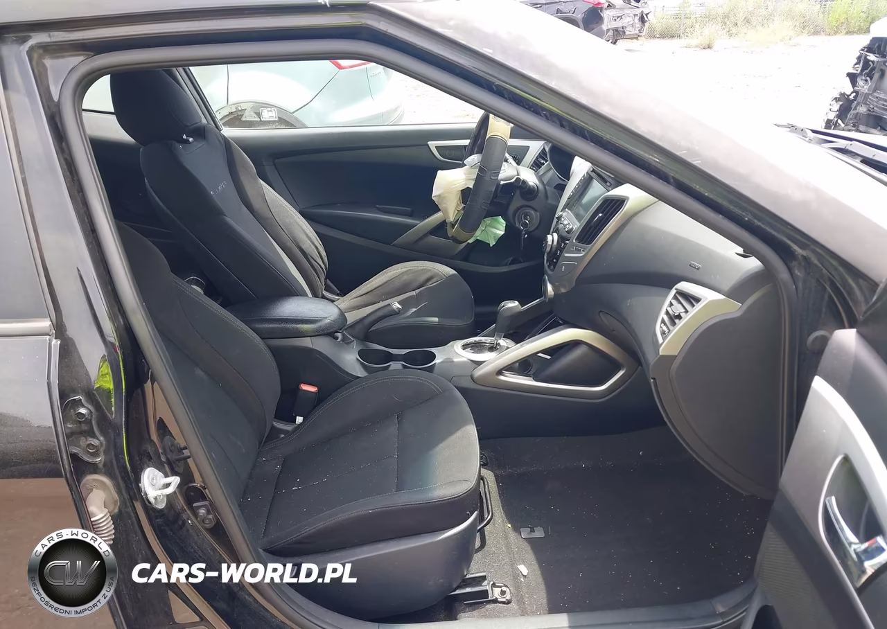 2013 Hyundai Veloster Base W-Black VIN:KMHTC6AD4DU175810 - 5